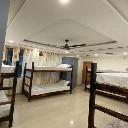 Madpackers Mcleodganj Hostel Dharamshala Ngoại thất bức ảnh