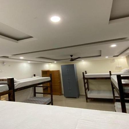 Madpackers Mcleodganj Hostel Dharamshala Ngoại thất bức ảnh