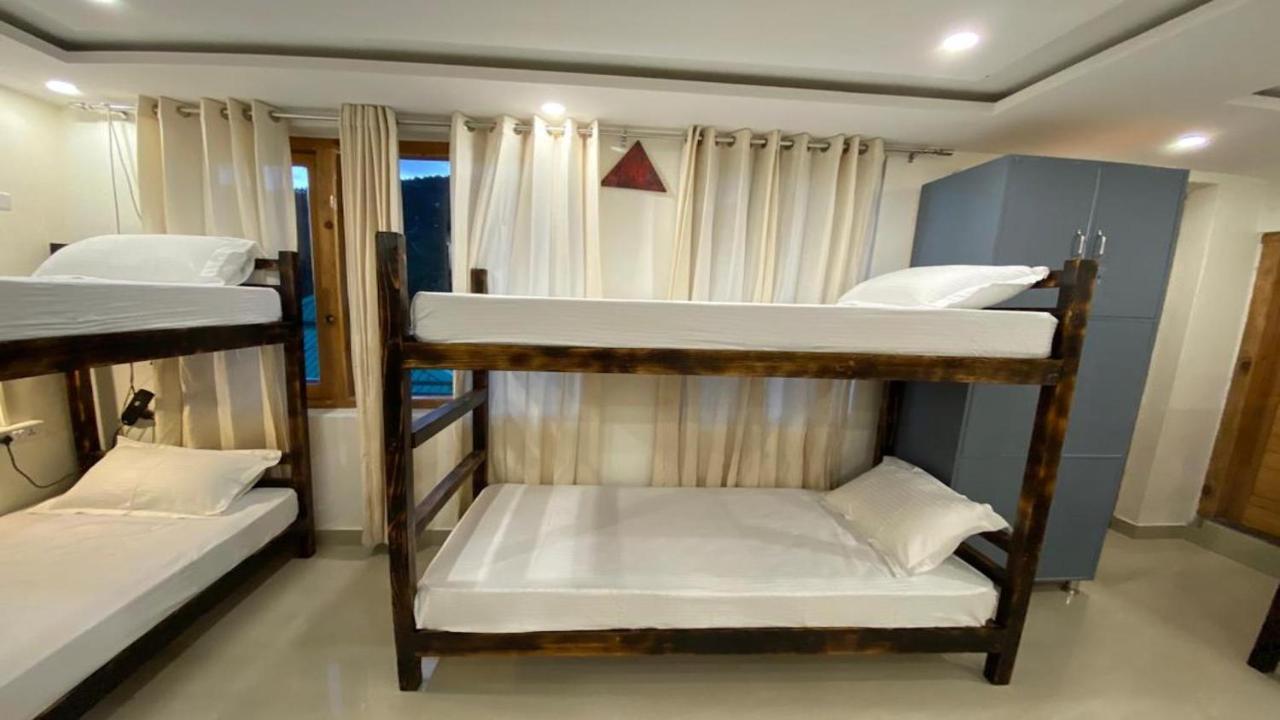 Madpackers Mcleodganj Hostel Dharamshala Ngoại thất bức ảnh